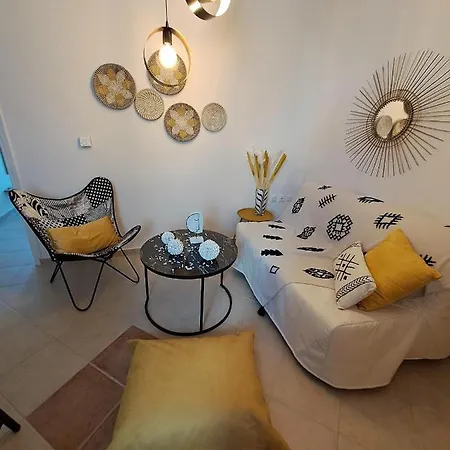 Sea & Castle View Apartment *
